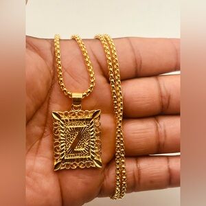 Gold plated unisex necklace for women letter Z design